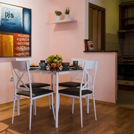 Lägenhet Apartman Kira