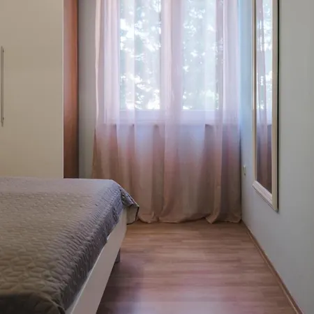 Apartman Kira *